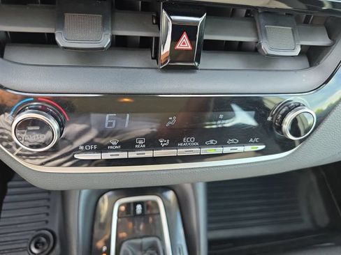 Used 2022 Toyota Corolla LE FWD image 23