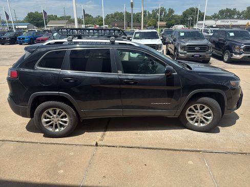 Used 2019 Jeep Cherokee Latitude w/ Popular Appearance Group AWD/4WD image 5