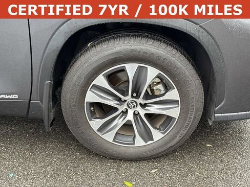 Used 2023 Toyota Highlander XLE AWD/4WD image 7