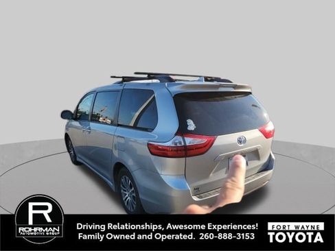 Used 2019 Toyota Sienna XLE FWD image 4