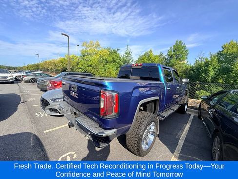 Used 2018 GMC Sierra 1500 SLT AWD/4WD image 4
