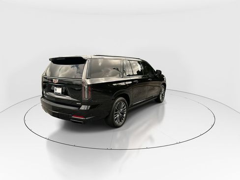 Used 2025 Cadillac Escalade ESV Sport Platinum AWD/4WD image 8