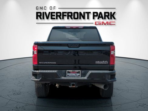 Used 2023 Chevrolet Silverado 3500 High Country w/ Technology Package AWD/4WD image 4