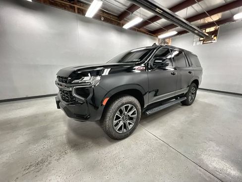 Certified 2022 Chevrolet Tahoe Z71 w/ Luxury Package AWD/4WD image 4