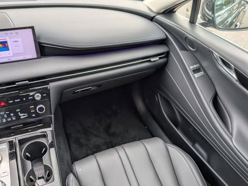 Used 2025 Genesis G80 2.5T AWD/4WD image 16