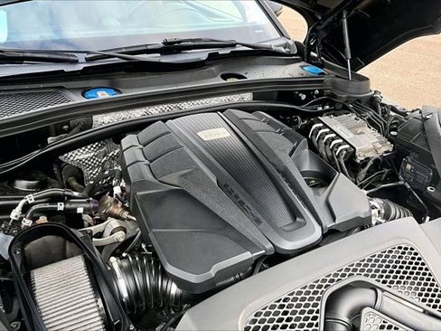 Used 2021 Porsche Macan S image 31