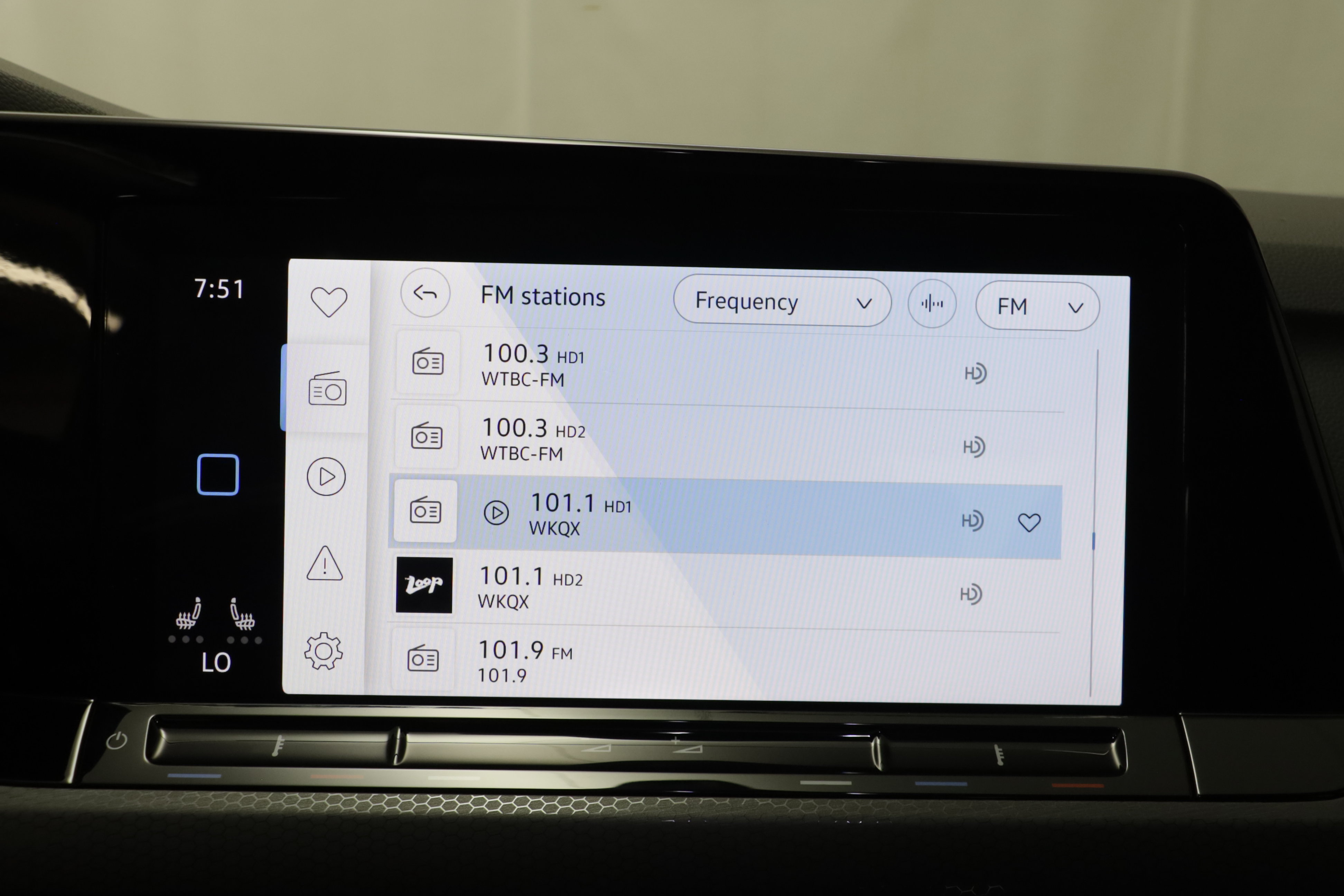 Used 2022 Volkswagen GTI SE FWD image 9