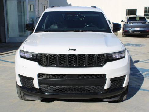 Used 2022 Jeep Grand Cherokee L Altitude image 2