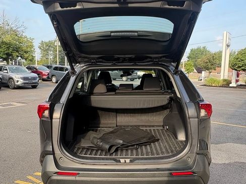 Used 2020 Toyota RAV4 XLE w/ Convenience Package AWD/4WD image 9