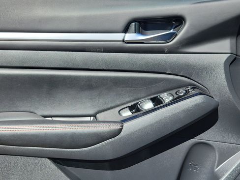 Used 2024 Nissan Altima 2.5 SR image 6