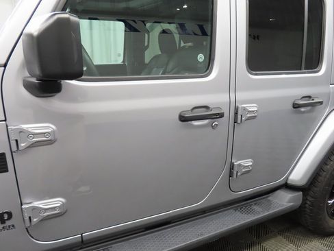 Used 2021 Jeep Wrangler Unlimited Sahara image 40