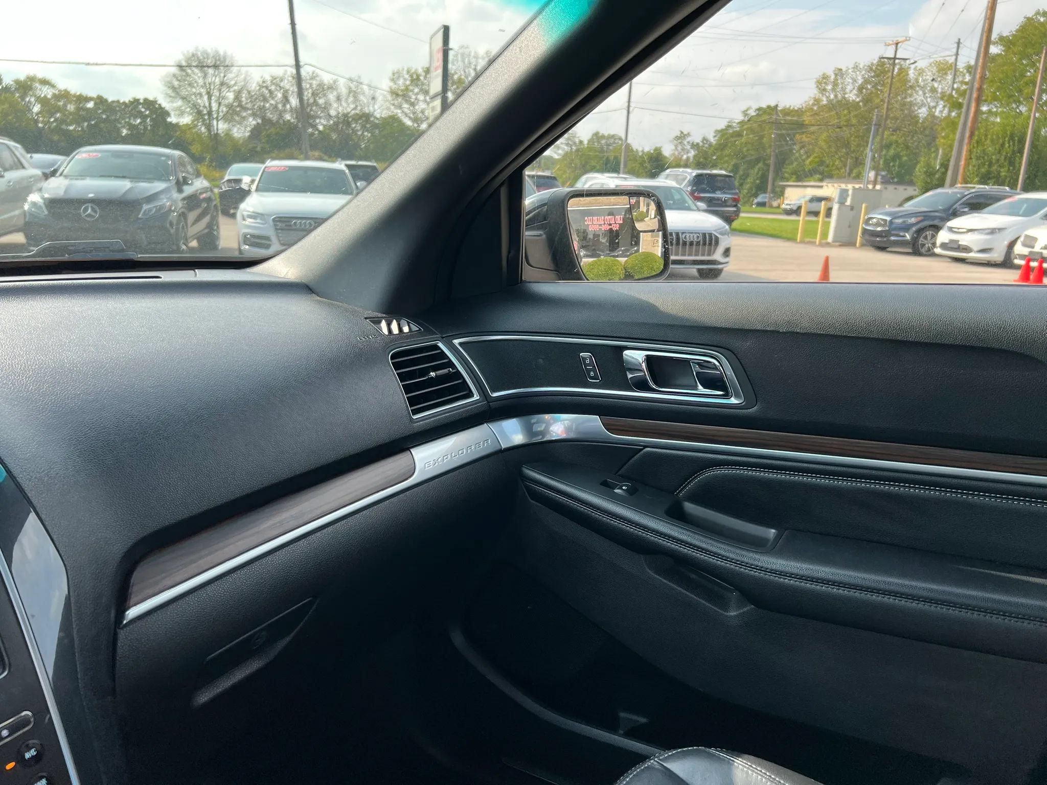Used 2016 Ford Explorer Limited AWD/4WD image 19