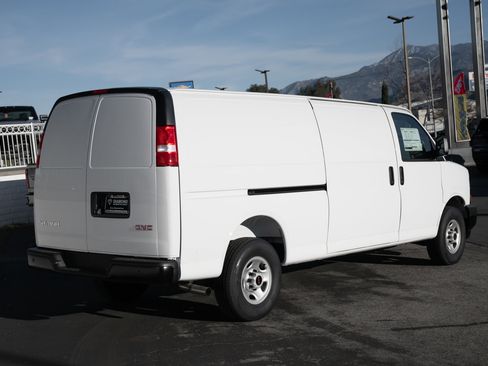 New 2025 GMC Savana 2500 Extended w/ Driver Convenience Package image 7
