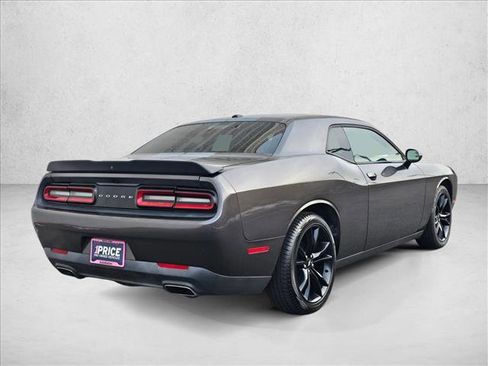 Used 2017 Dodge Challenger SXT w/ Blacktop Package image 5