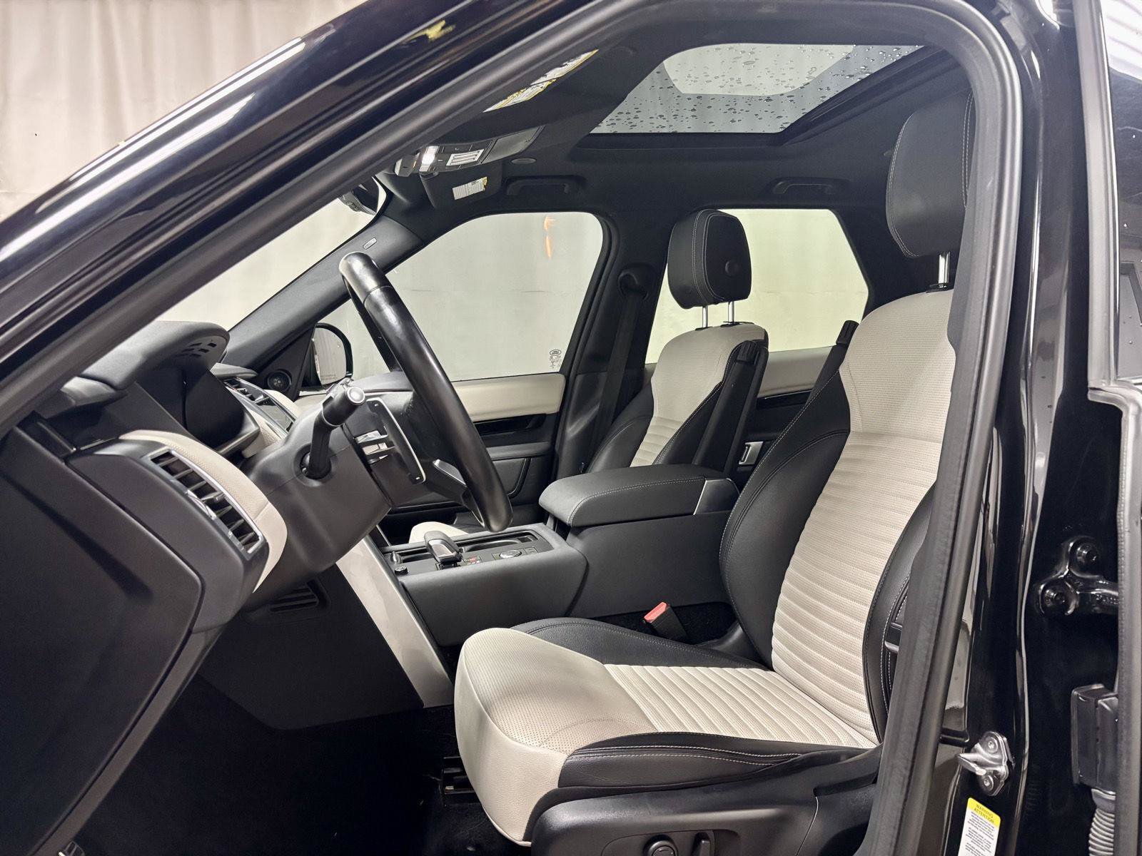 Used 2023 Land Rover Discovery S R-Dynamic AWD/4WD image 16