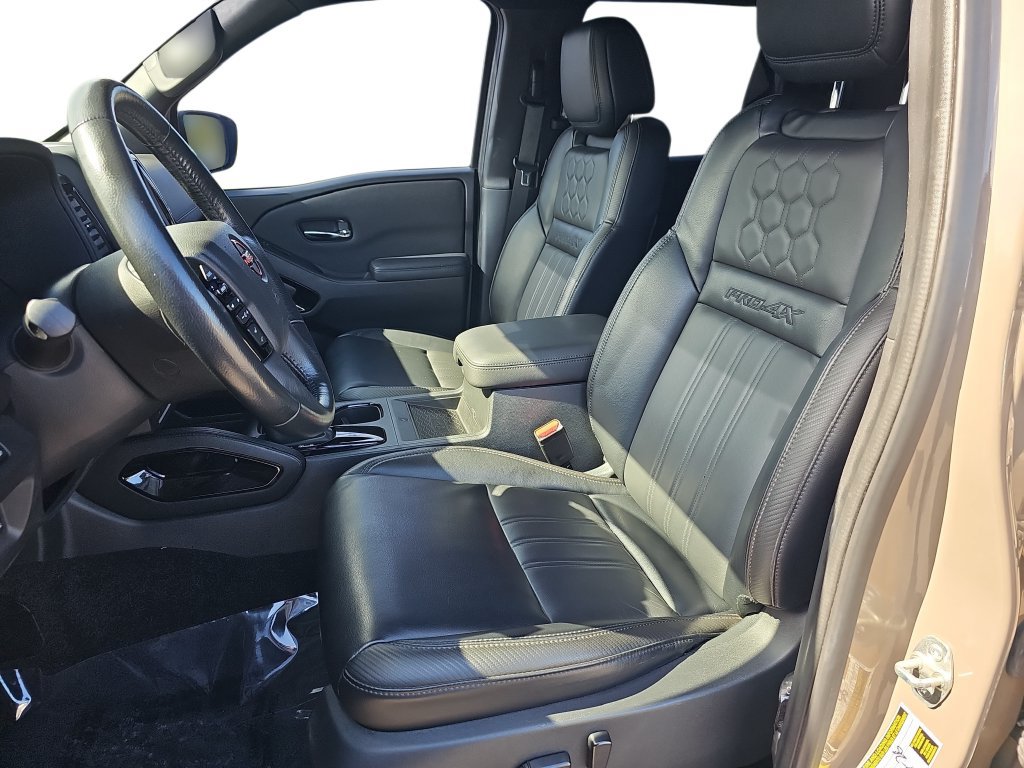 Used 2022 Nissan Frontier PRO-4X w/ Pro-4X Premium Package AWD/4WD image 15