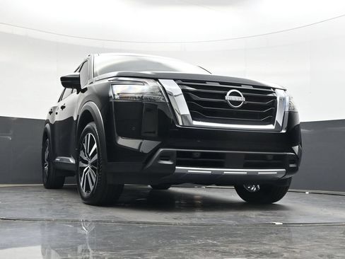 Certified 2025 Nissan Pathfinder Platinum w/ Cargo Package FWD image 44