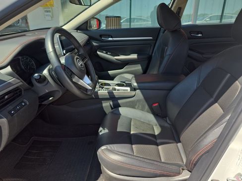 Used 2025 Nissan Altima 2.5 SR AWD/4WD image 10