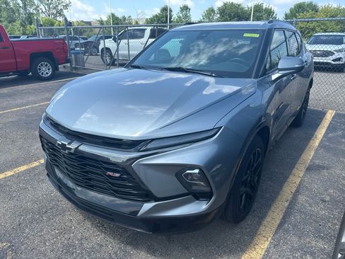 Used 2024 Chevrolet Blazer RS w/ Enhanced Convenience Package FWD image 2
