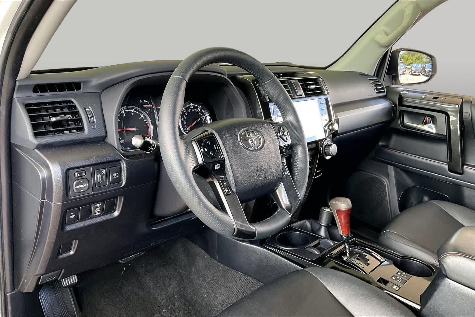 Used 2021 Toyota 4Runner TRD Off-Road Premium AWD/4WD image 16