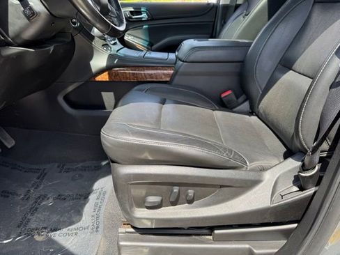 Used 2019 Chevrolet Suburban Premier AWD/4WD image 5