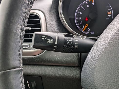 Used 2018 Jeep Grand Cherokee Altitude image 31