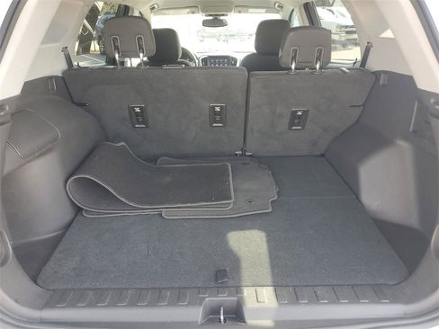 Used 2018 GMC Terrain SLE w/ Driver Convenience Package image 10