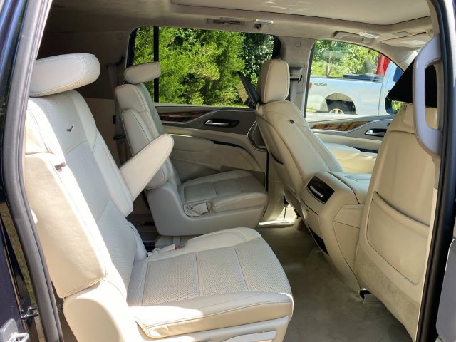 Used 2021 Cadillac Escalade ESV Premium Luxury Platinum AWD/4WD image 35