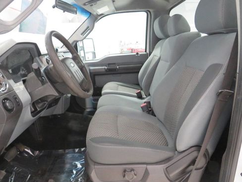 Used 2012 Ford F350 XLT w/ Snow Plow Prep Pkg image 9