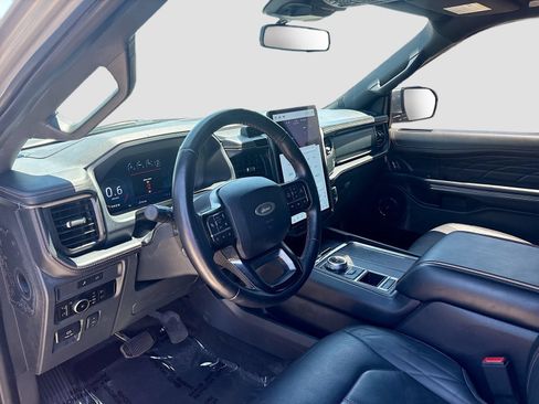 Used 2024 Ford Expedition Platinum RWD image 9