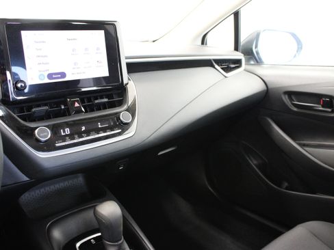 Used 2025 Toyota Corolla LE FWD image 15