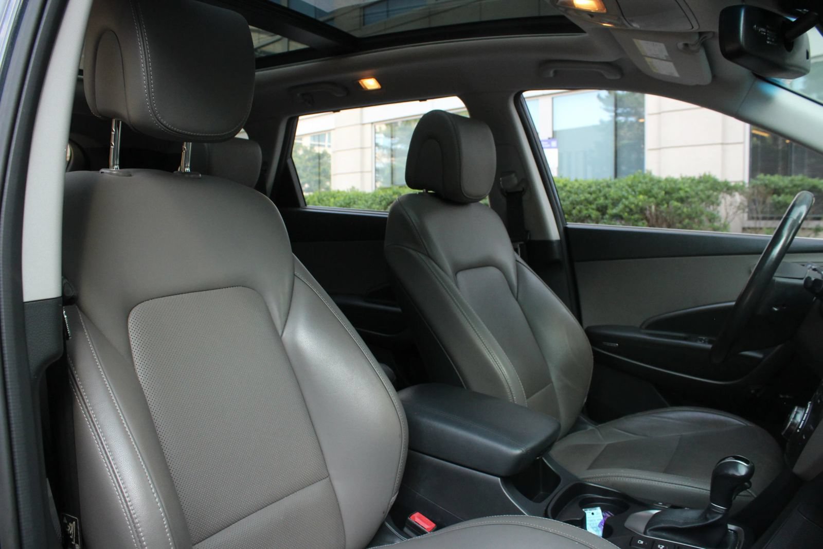 Used 2017 Hyundai Santa Fe Limited AWD/4WD image 29