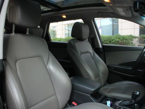 Used 2017 Hyundai Santa Fe Limited AWD/4WD image 29