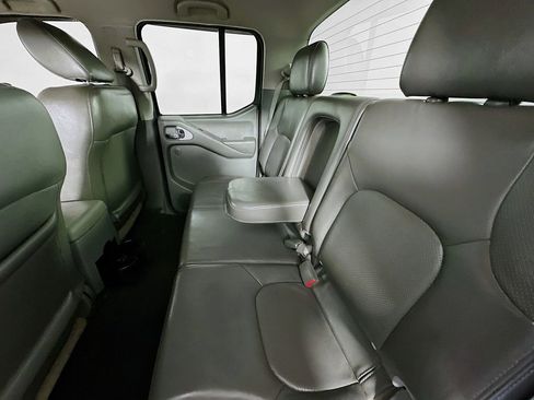 Used 2010 Nissan Frontier LE w/ LE Value Truck Pkg image 4