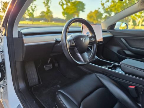 Used 2019 Tesla Model 3 Mid Range RWD image 20
