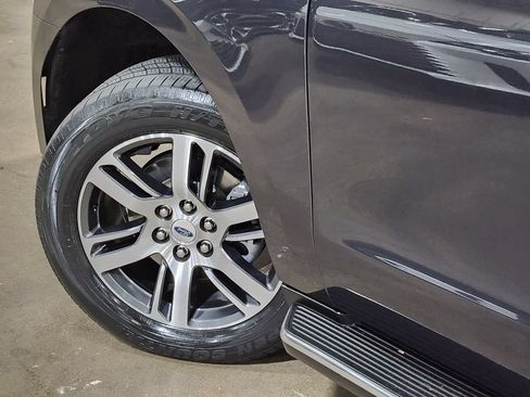 Used 2022 Ford Expedition XLT AWD/4WD image 23