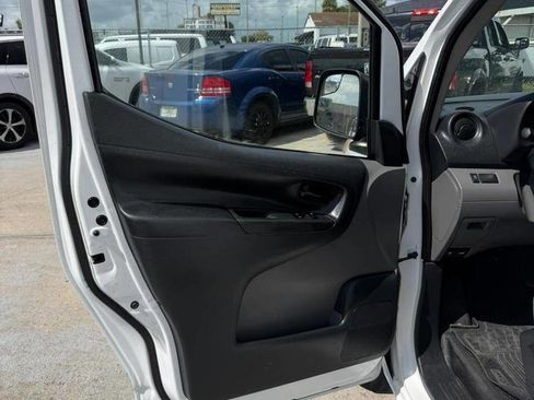 Used 2017 Nissan NV200 S w/ Cruise Control Package image 7