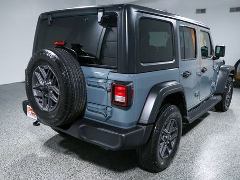 Used 2024 Jeep Wrangler Unlimited Sport AWD/4WD image 7