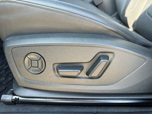 Used 2024 Audi Q3 2.0T Premium image 12