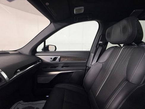 Certified 2026 Cadillac Vistiq Sport w/ LPO, Floor Liner Package AWD/4WD image 23