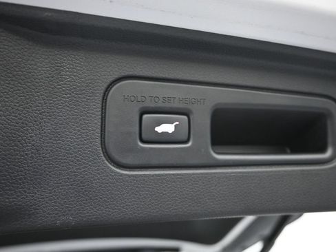 Used 2024 Honda Pilot Touring image 19
