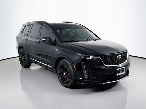 Used 2023 Cadillac XT6 Sport w/ LPO, ONYX Package AWD/4WD image 3