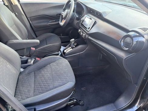 Used 2021 Nissan Kicks S image 31