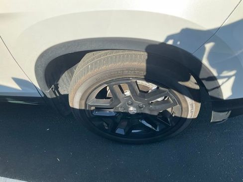 Used 2025 Honda Passport Black Edition image 4