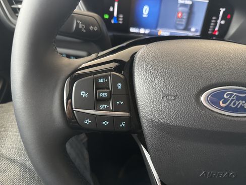 Used 2024 Ford Escape SE image 31