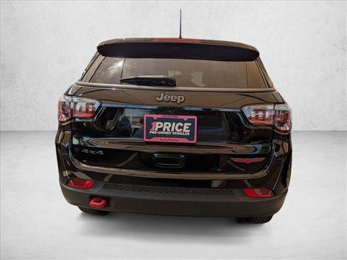 Used 2022 Jeep Compass Trailhawk w/ Trailhawk Convenience Group AWD/4WD image 5