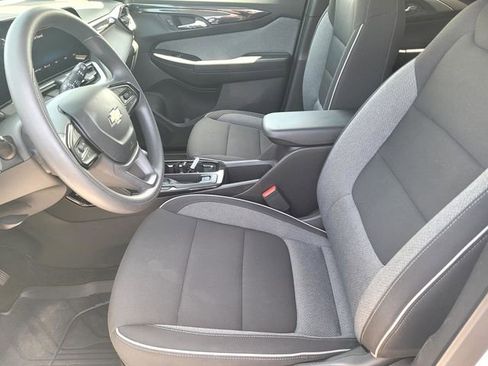 Used 2025 Chevrolet TrailBlazer LS FWD image 16