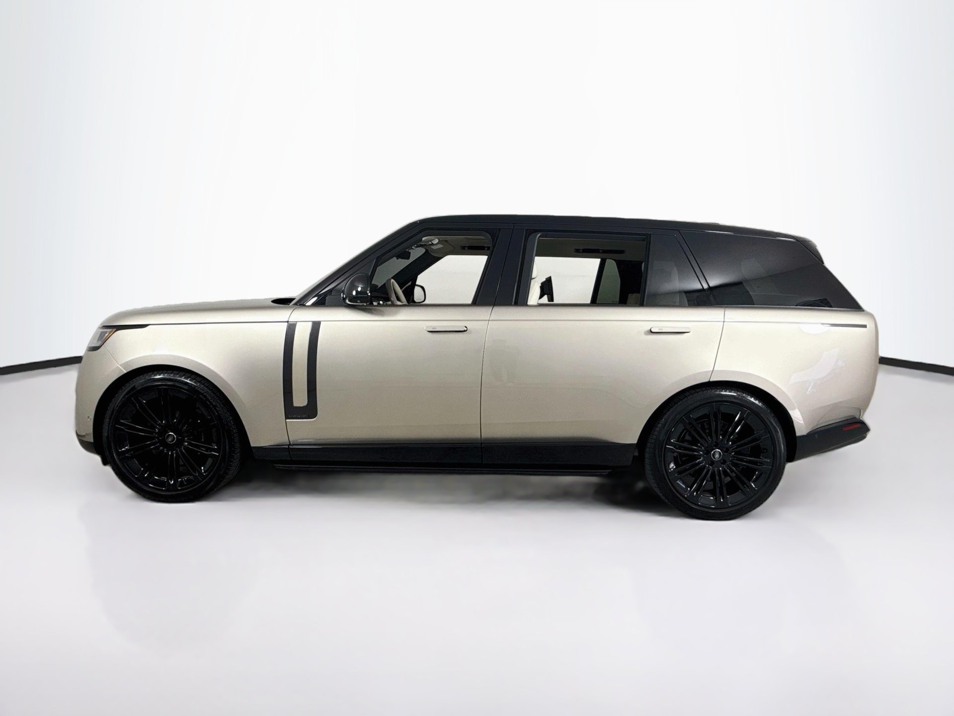 Used 2024 Land Rover Range Rover Long Wheelbase Autobiography AWD/4WD image 4