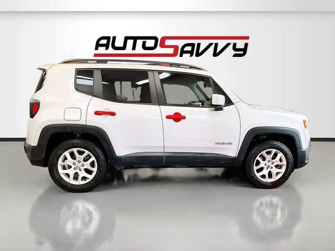 Used 2018 Jeep Renegade Latitude w/ Cold Weather Group image 4