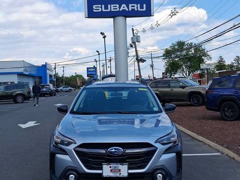Used 2025 Subaru Outback AWD/4WD image 1